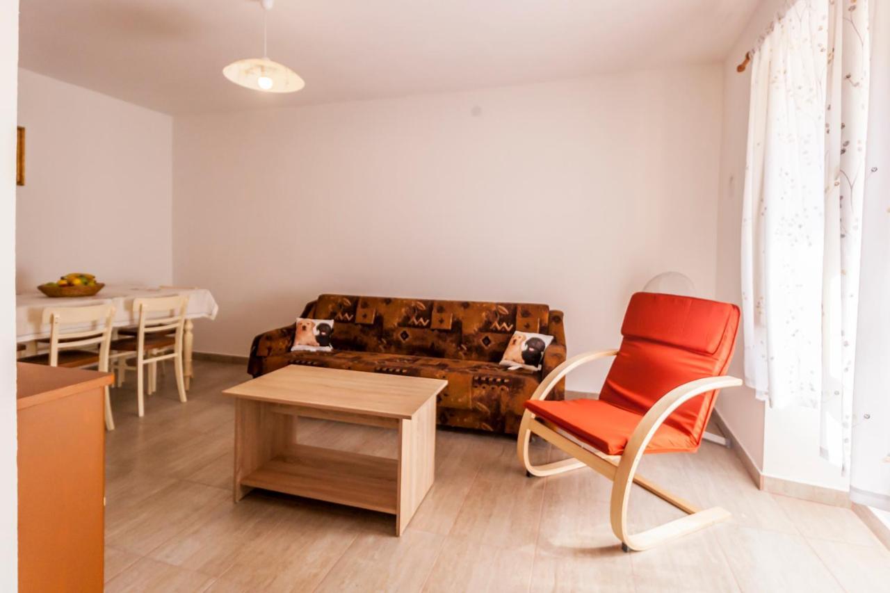 House Krizanic In Marcana, Istria, With 2 Apartments, Total 9 Guests Buitenkant foto