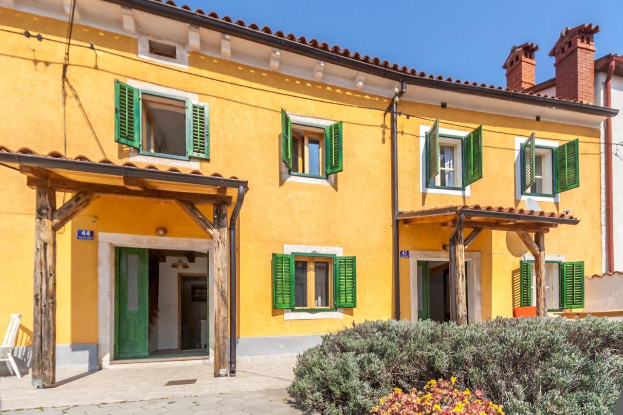 House Krizanic In Marcana, Istria, With 2 Apartments, Total 9 Guests Buitenkant foto