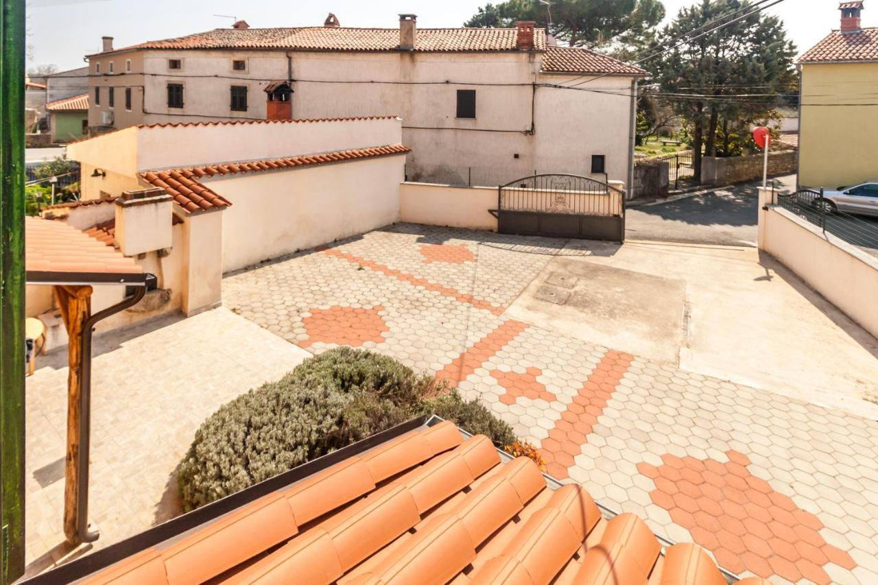 House Krizanic In Marcana, Istria, With 2 Apartments, Total 9 Guests Buitenkant foto