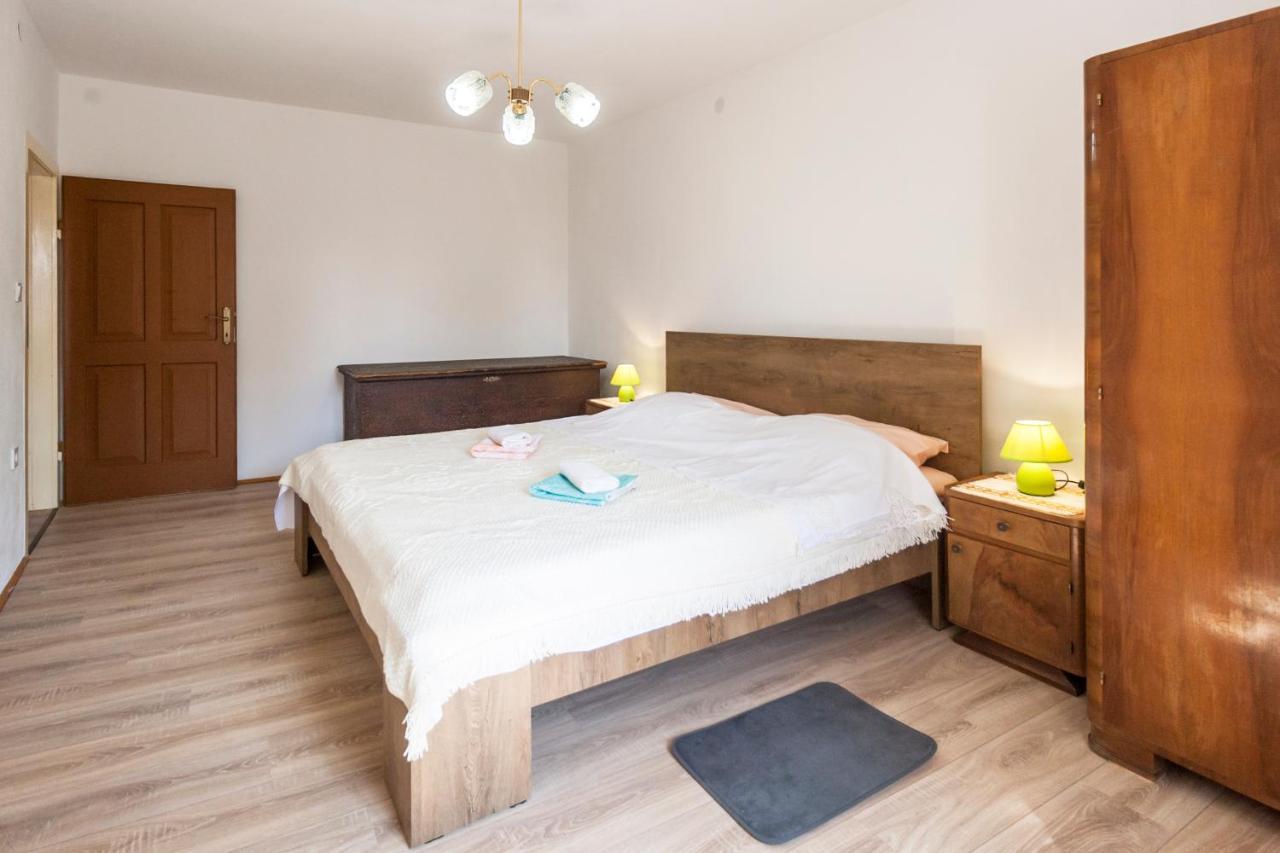 House Krizanic In Marcana, Istria, With 2 Apartments, Total 9 Guests Buitenkant foto
