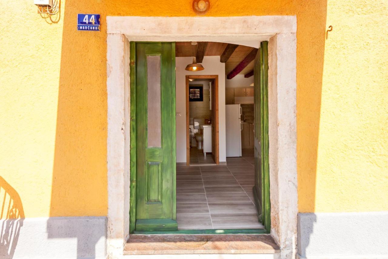 House Krizanic In Marcana, Istria, With 2 Apartments, Total 9 Guests Buitenkant foto