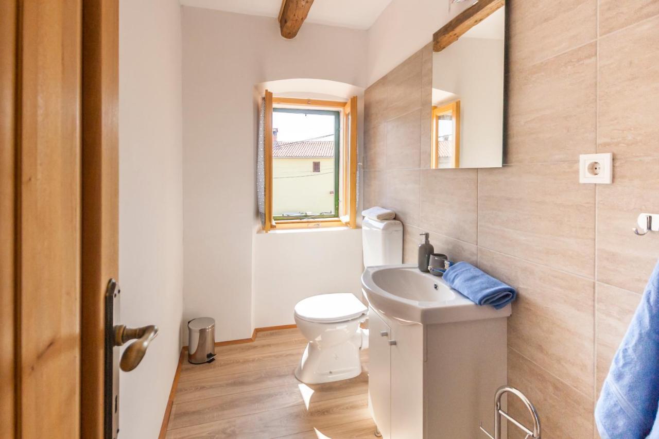 House Krizanic In Marcana, Istria, With 2 Apartments, Total 9 Guests Buitenkant foto