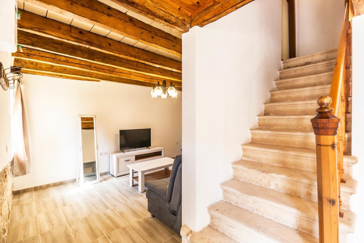 House Krizanic In Marcana, Istria, With 2 Apartments, Total 9 Guests Buitenkant foto