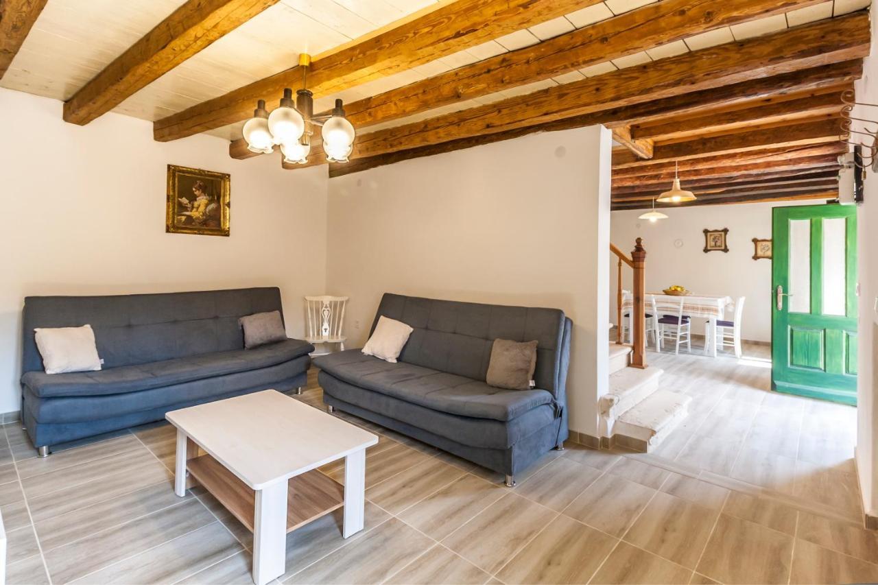 House Krizanic In Marcana, Istria, With 2 Apartments, Total 9 Guests Buitenkant foto
