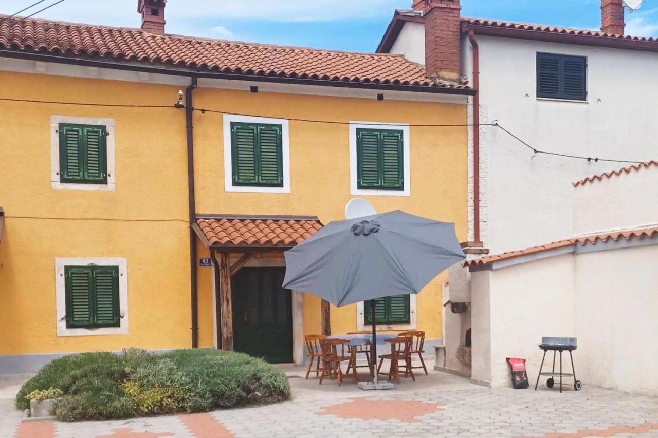 House Krizanic In Marcana, Istria, With 2 Apartments, Total 9 Guests Buitenkant foto