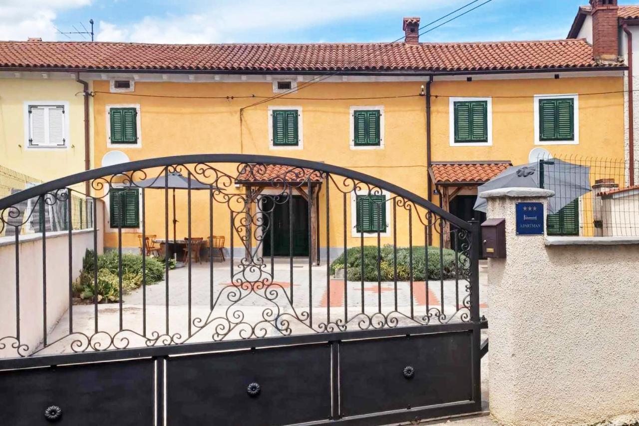 House Krizanic In Marcana, Istria, With 2 Apartments, Total 9 Guests Buitenkant foto